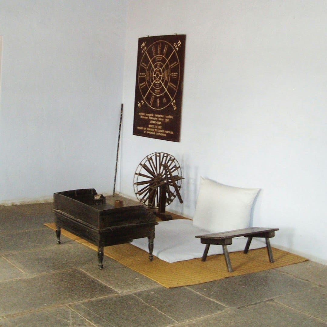 first-steps-in-charkha-spinning-3